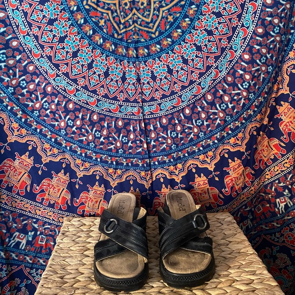 MUDD platform sandals - Picture 2 of 3